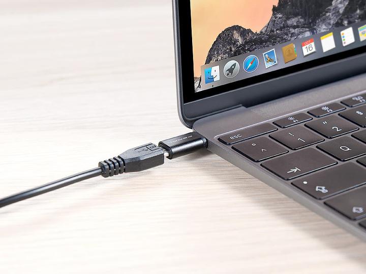 Actual product image Pearl USB adapter with Type-C plug to Micro USB socket (USB-A)