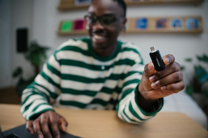 Image du produit Verbatim Plectra Black 128GB USB-C Flash Drive 30225 (128 Go, USB-C)
