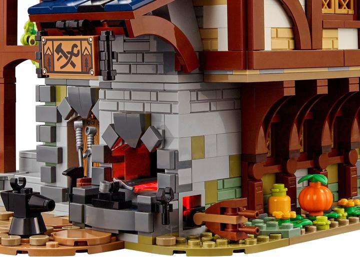 Image du produit LEGO Le forgeron médiéval (21325, LEGO Ideas, LEGO difficiles à trouver)