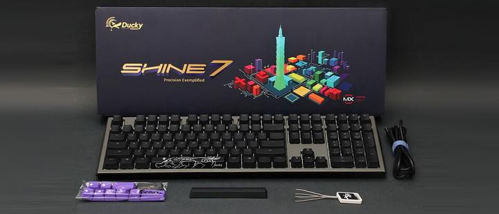 Produktbild Ducky Shine 7 (DE, Kabelgebunden)