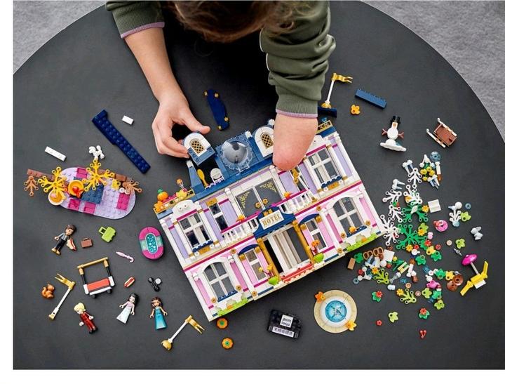 Produktbild LEGO Heartlake City Hotel (41684, LEGO Friends)
