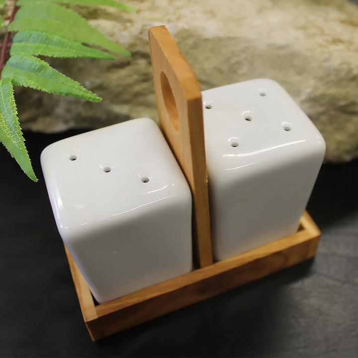 Produktbild Natura Punto Salz- & Pfefferstreuer Keramik, Halter aus Olivenholz, 10 x 6 x 14cm (Salz, Pfeffer)