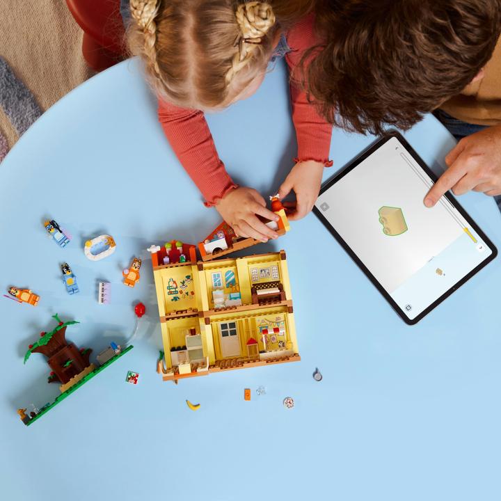 Actual product image LEGO Bluey's house (11203, LEGO Bluey)