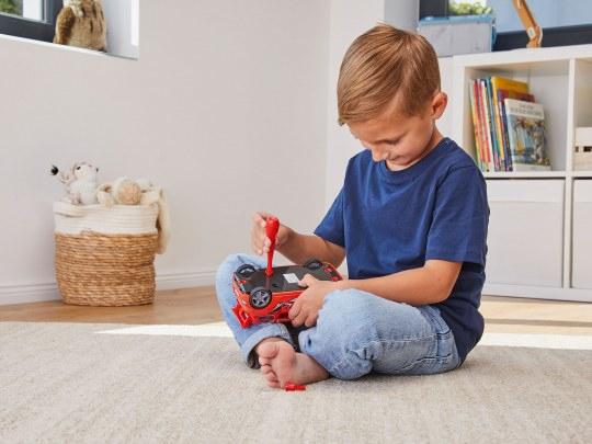 Actual product image Revell Rally Car with pullback motor, red