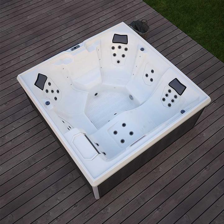 Produktbild Home Deluxe Outdoor Whirlpool TEAM-STAR, 34 Massagedüsen LED, Treppe und Thermoabdeckung, 5 Personen (5 Pers.)