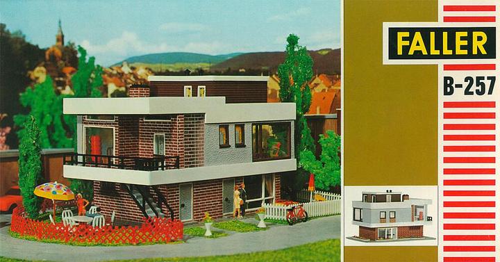 Actual product image Faller B-257 Modern house with flat roof