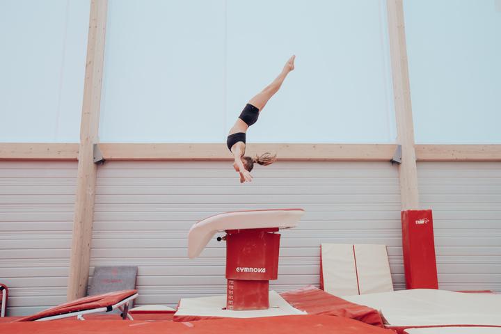 Produktbild Domyos Kurze Gymnastikhose Mädchen basic - schwarz
