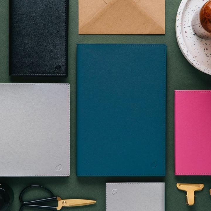 Produktbild Quo Vadis Agenda Pres. PREST FR Soho 23 287391Q bleu acier, 1W/2S, 21x27cm (21 x 27 cm, Französisch)