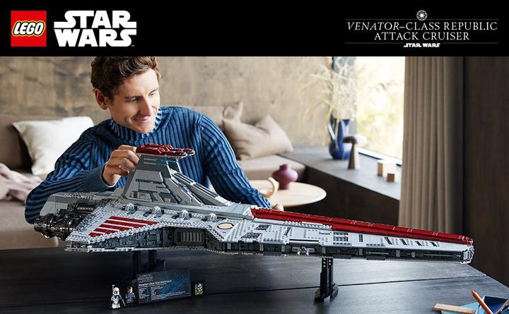 Immagine prodotto LEGO Incrociatore d’attacco della Repubblica classe Venator (75367, LEGO Star Wars, Set LEGO rari)