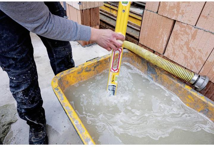 Produktbild Stabila Elektronik Wasserwaage TECH 196 DL 81 cm kalibrationsfrei IP67 19828 (81 cm)