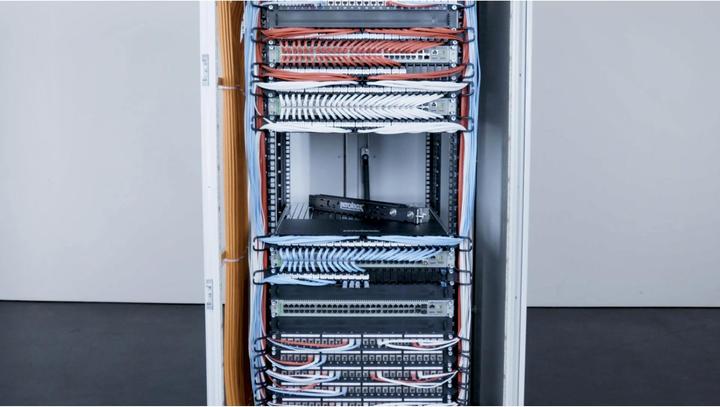 Actual product image PATCHBOX PLUS+ FIBER OPTIC OM4, MM, 1.7m, LC-SC, 24 (CAT6, 1.70 m)