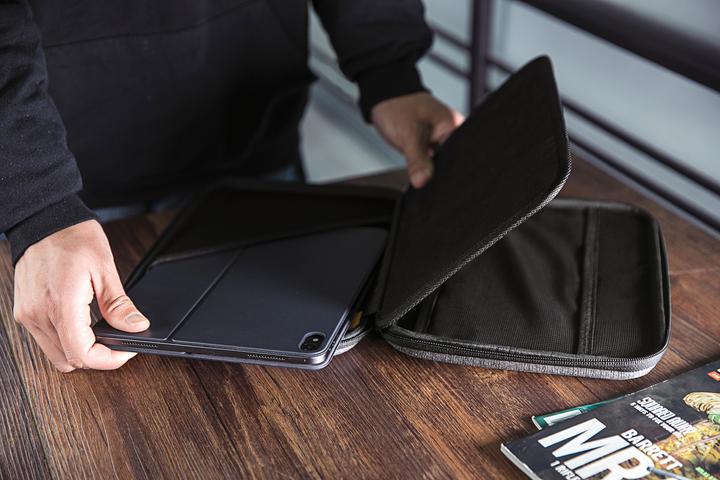 Produktbild tomtoc Smart A06 (9.7-11") Tablet Case (Microsoft Surface Go, iPad Air, iPad Pro 10.5 2017 (1. Gen), iPad Pro 11 2018 (1. Gen), iPad Pro 11 2020 (2. Gen), iPad Air 2020 (4. Gen), iPad Air 2022 (5. Gen))