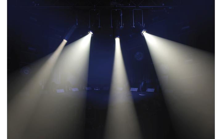 Produktbild Showtec Performer Profile IP 3200 K (260 W, LED)