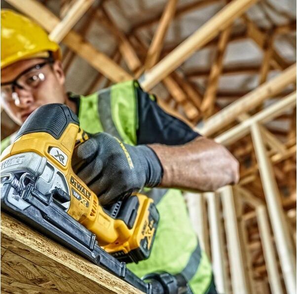 Actual product image DeWalt DCS334N-XJ