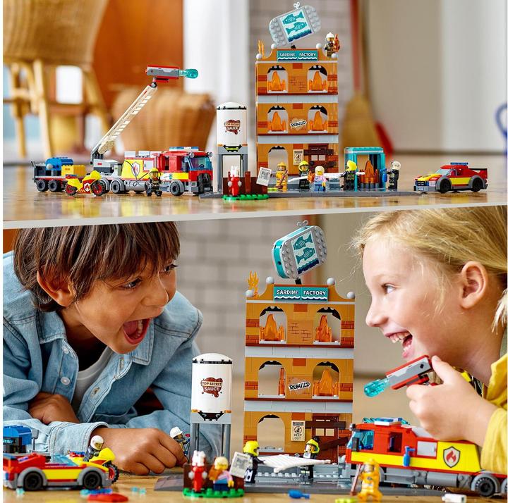 Produktbild LEGO Feuerwehreinsatz mit Löschtruppe (60321, LEGO City)