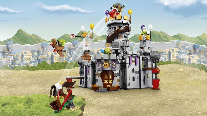 Actual product image LEGO Angry Birds King Pig's Castle (75826)