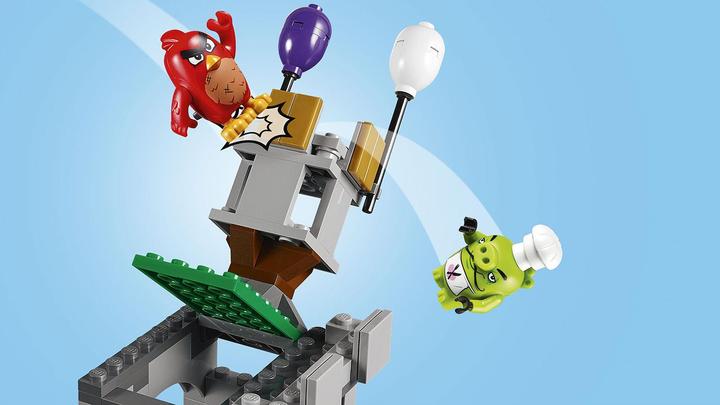 Actual product image LEGO Angry Birds King Pig's Castle (75826)