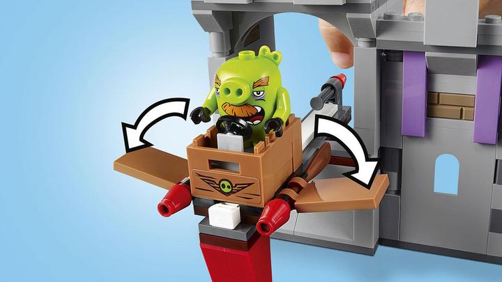 Actual product image LEGO Angry Birds King Pig's Castle (75826)