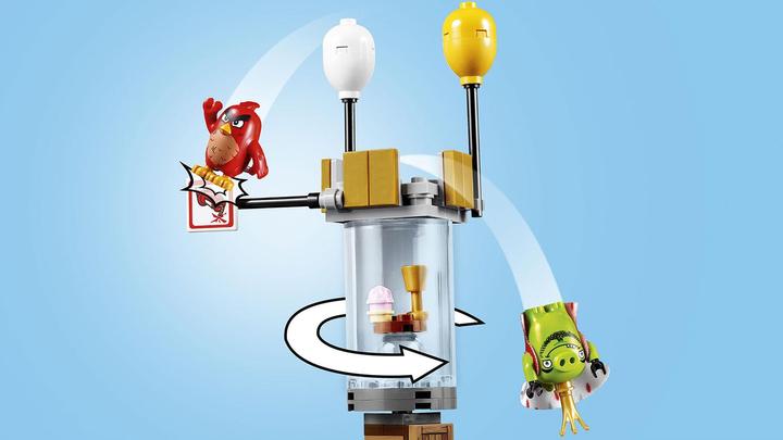 Actual product image LEGO Angry Birds King Pig's Castle (75826)