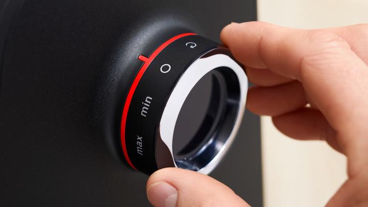 Actual product image Bosch Hausgeräte Serie 6, Fleischwolf, MultiPower Series 6, 2100 W, Schwarz, silver metalic, MFWS682B