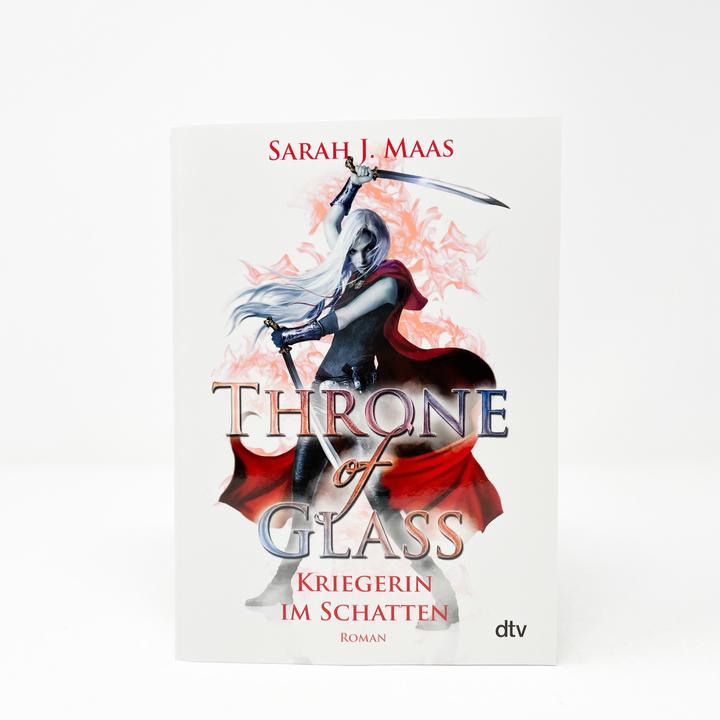 Actual product image Throne of Glass 2 - Kriegerin im Schatten (German, Sarah J. Meuse, 2015)