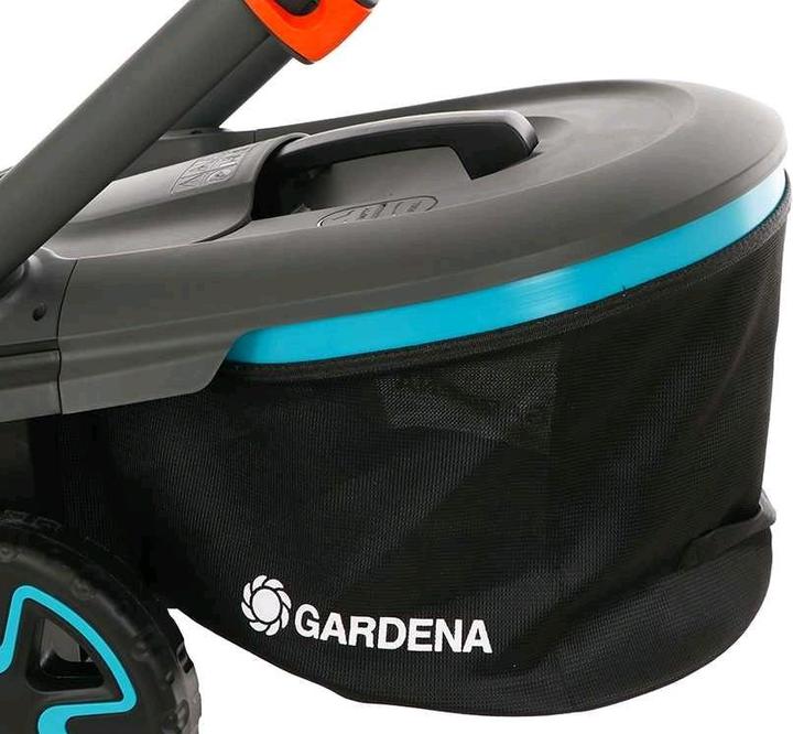 Actual product image Gardena Akku-Rasenmäher PowerMax Duo 46/36V P4A, Ready-To-Use-Set 2, 36Volt (2x18V) (schwarz/grau, 2x Li-Ion (Rechargeable battery operated)