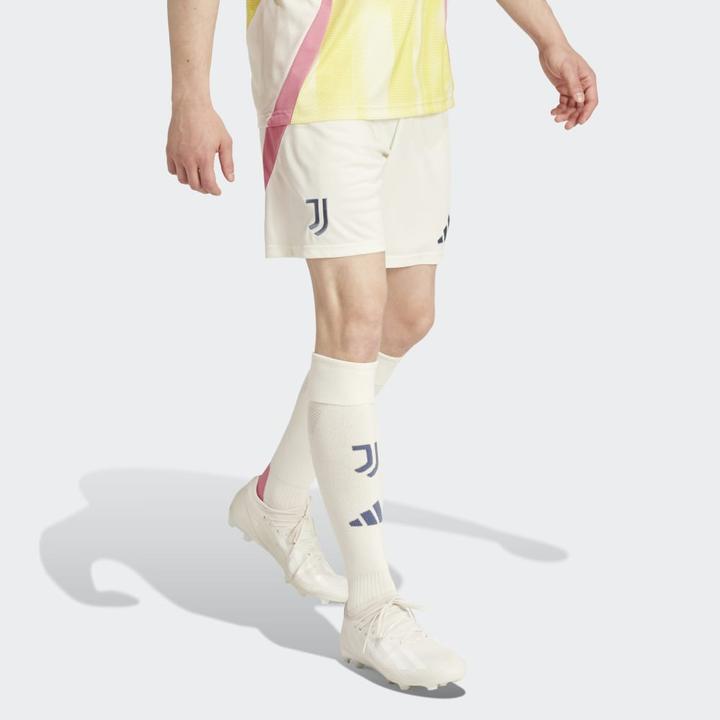 Actual product image adidas Juventus Turin Away Shorts (S)