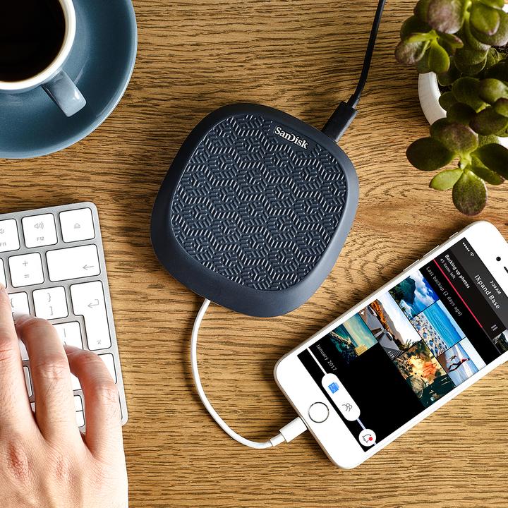Actual product image SanDisk iXpand Base 32GB (15 W)