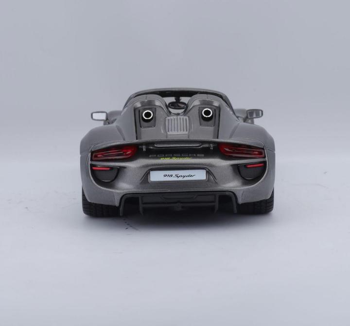 Actual product image Bburago Porsche 918 Spyder 1:24 Grey