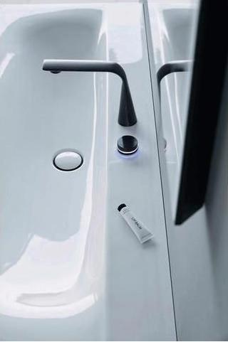 Produktbild Duravit 2-Loch-Elektronikbatterie D.1 M mit Steckernetzteil schwarz matt