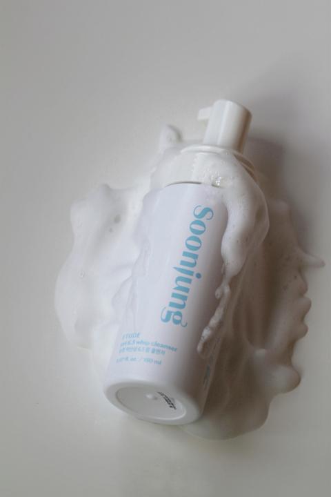 Actual product image Etude House Soonjung PH 6.5 Whip Cleanser (Cleaning cloths, 150 ml)