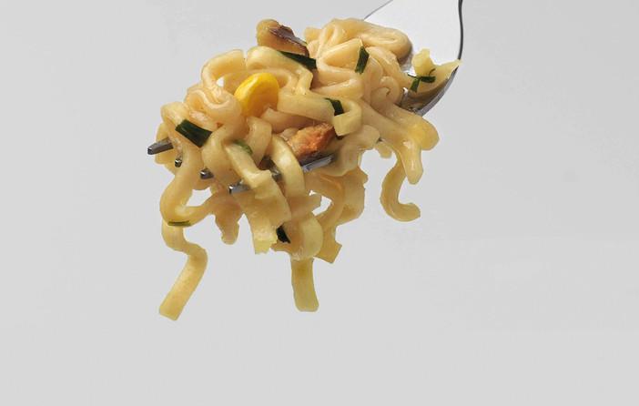 Image du produit Knorr Pasta snack Carbonara gobelet, pâtes avec sauce crémeuse & bacon, prêt en 5 minutes (88 g)