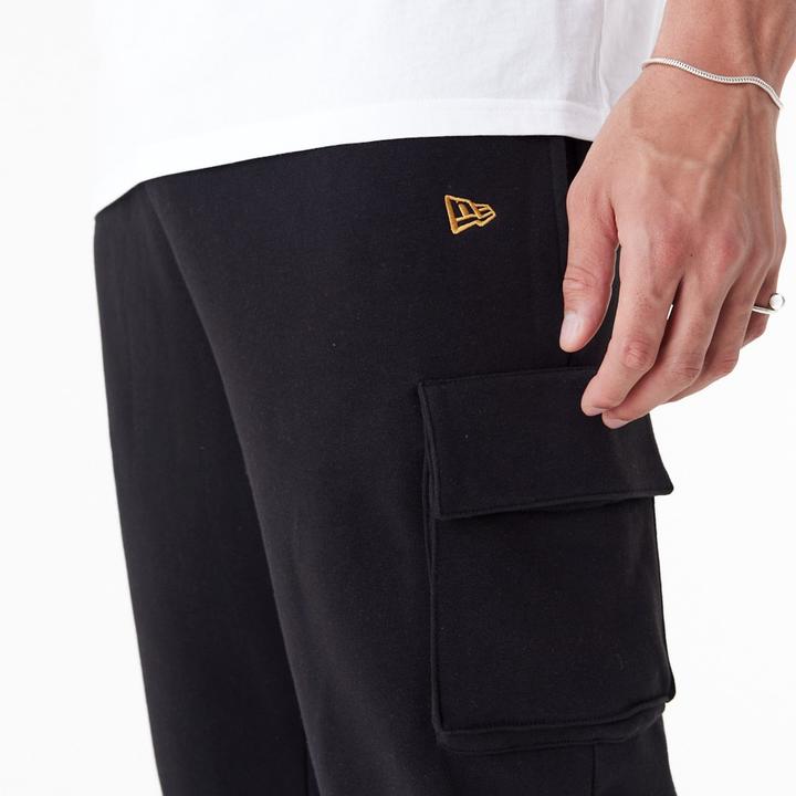 Actual product image New Era Jogger CARGO sweatpants - black - L (L)