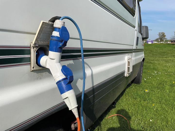Produktbild Perel KABEL - SCHUKO-STECKER AUF CEE-KUPPLUNG - 3 m (3 m)
