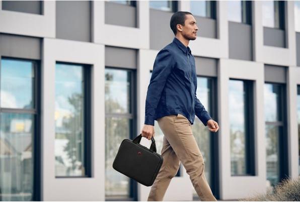 Actual product image Wenger Guyde 14, 14" Laptop Sleeve, Black, 653179 (14")
