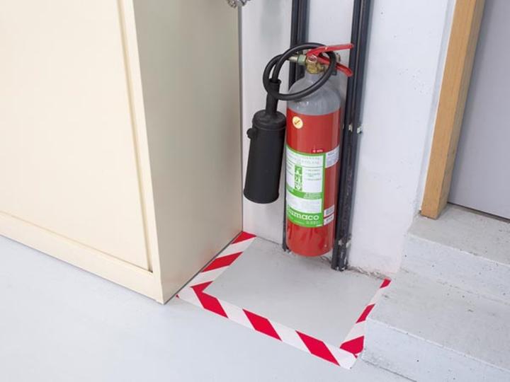Immagine prodotto Perel Nastro segnaletico in PVC 5cm x 33m - rosso/bianco (50 mm)