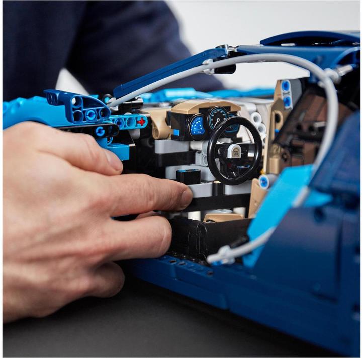 Immagine prodotto LEGO Bugatti Chiron (42083, LEGO Technic, Set LEGO rari)
