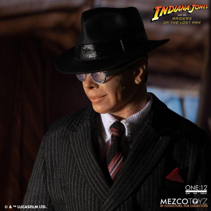 Image du produit Mezco Toys Indiana Jones figurine 1/12 Major Toht and Ark of the Covenant Deluxe Boxed Set 16 cm