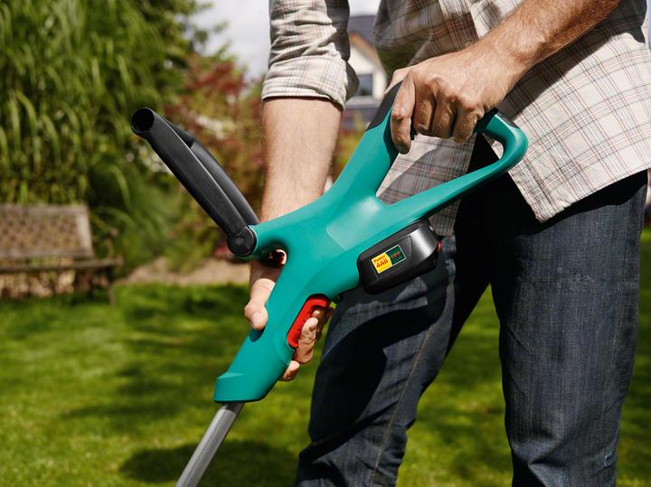 Actual product image Bosch Home & Garden Art 23-18 Li (Plastic knives)