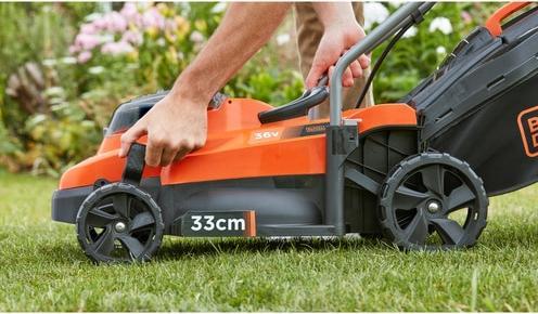 Actual product image Black & Decker Battery lawn mower BCMW3336N Solo (Rechargeable battery operated)