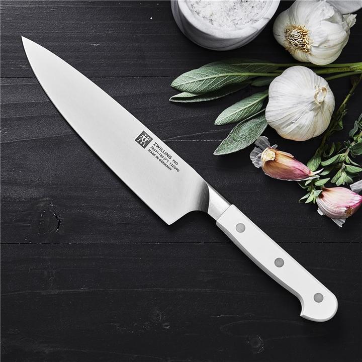 Actual product image Zwilling Knife Tanrei (23 cm)