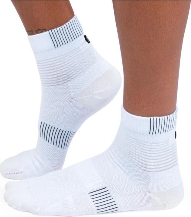 On Running Women's Ultralight Mid Sock (XS)