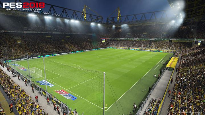 Produktbild Konami Pro Evolution Soccer 2018 Premium Edition Italienisch Xbox One (Xbox One S, Xbox One X, IT)