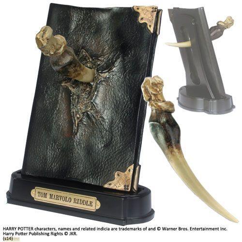 Actual product image Noble Collection Harry Potter replica 1/1 Tom Riddle's diary with basilisk fang