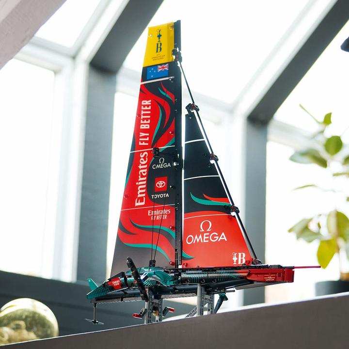 Image du produit LEGO Emirates Team New Zealand AC75 Yacht de course (42174, LEGO Technic)