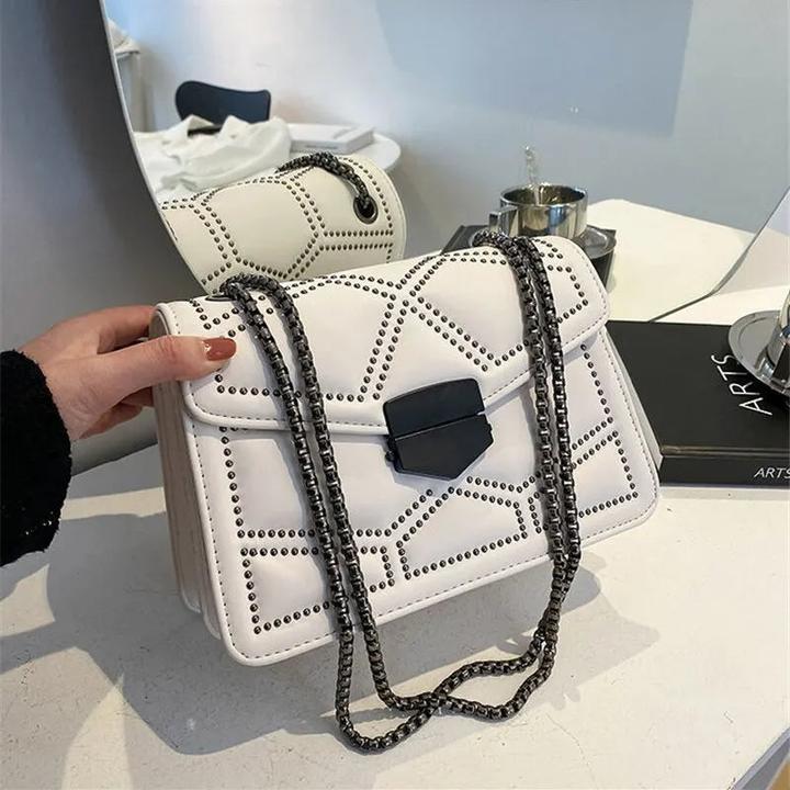 Only-Bags.Store Vintage Nietenkette Kleine Umhängetaschen Klappe PU-Leder Mode Kleine quadratische Crossbody Tasche