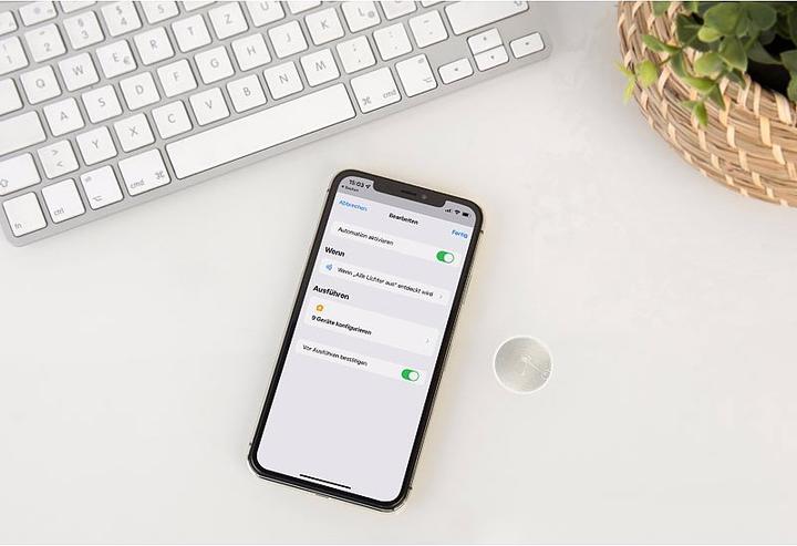 Actual product image Callstel Set of 20 NFC Tag Stickers, compatible with iOS and Android Apps (Android, iOS)