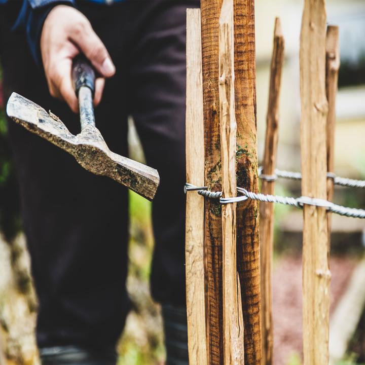 Produktbild Aquagart 15m Staketenzaun 90cm hoch Lattenabstand 4-6cm Gartenzaun Kastanienzaun aus Haselnuss Holzzaun