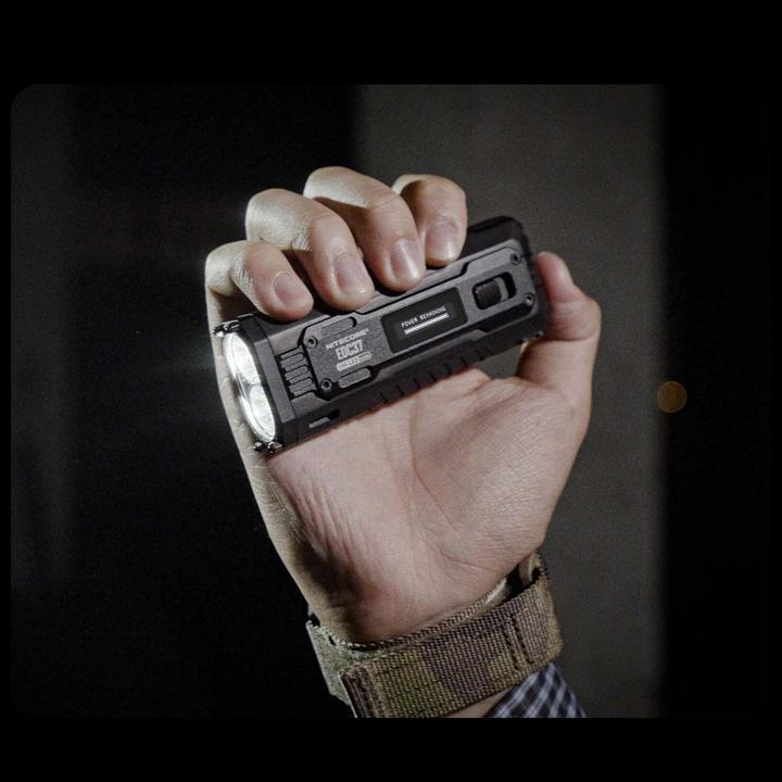 Produktbild Nitecore EDC37 Ultimate Tactical EDC Flashlight (10.80 cm, 8000 lm)