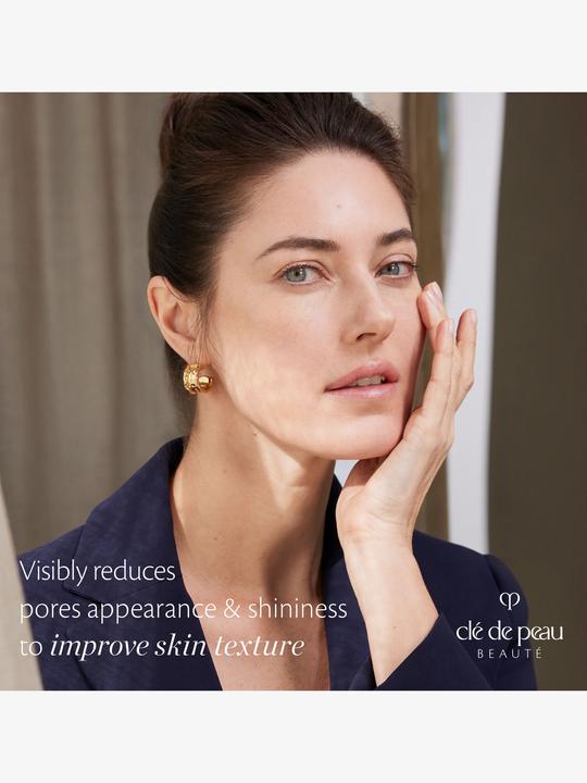 Actual product image Clé De Peau Pore Refining Mattifying Veil (Suntan cream, SPF 25, 38 ml)